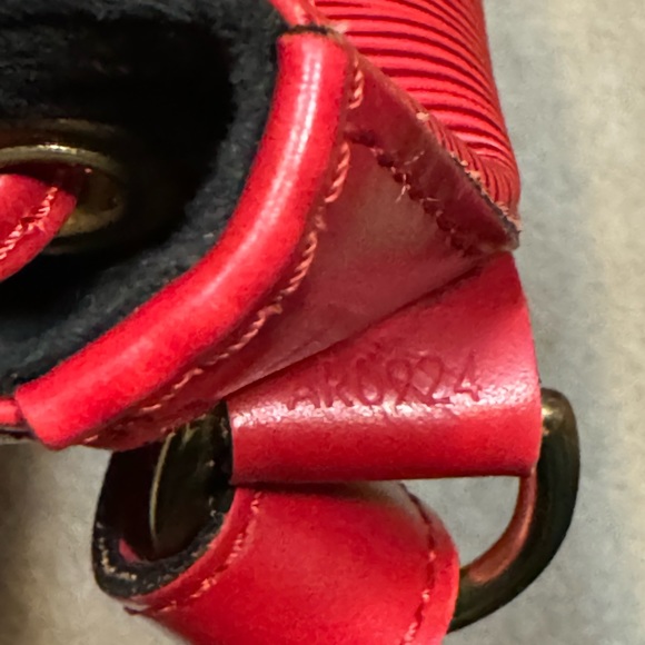 Louis Vuitton Large Epi Noe Bag In Red - Picture 16 of 16